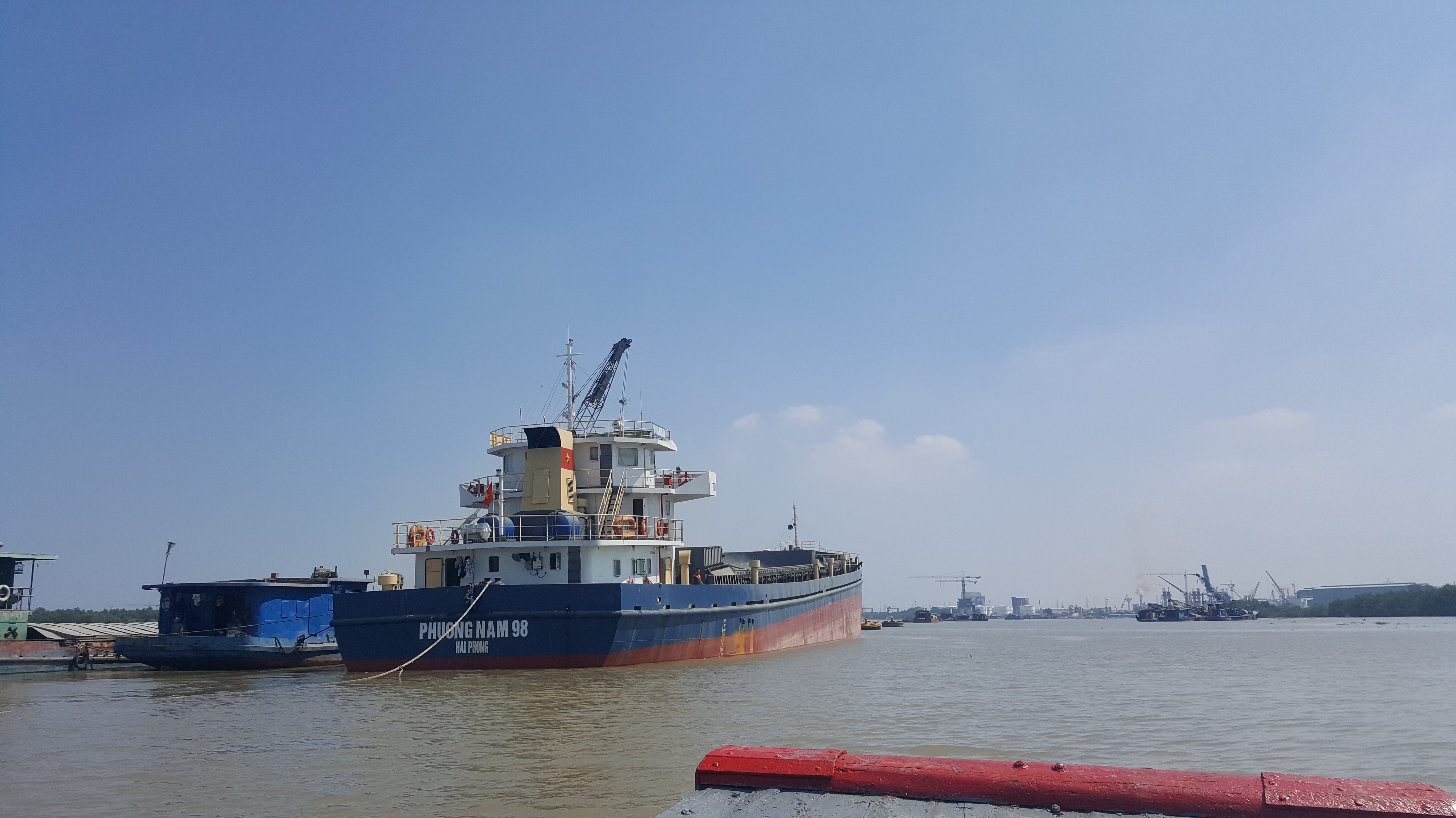 Tàu Phương Nam 98